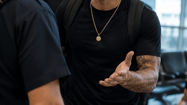 UFC Star Dustin Poirier's Airport Altercation Raises Eyebrows | doa kun fayakun jawa, mahadewa slot,