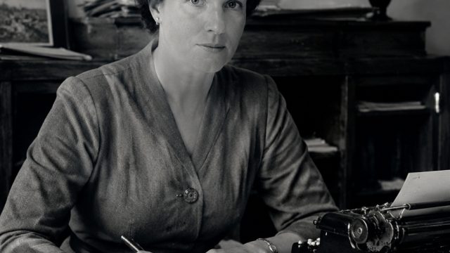 Remembering Elizabeth Arnold: A Pioneer in Journalism and Alaska's Voice | pola slot gacor terbaru, 