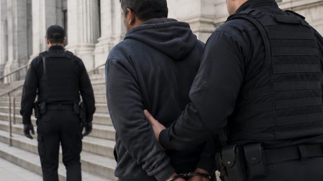 Federal Ruling Impacts Immigration Arrests at U.S. Courthouses | raja bandot com, dinamit4d