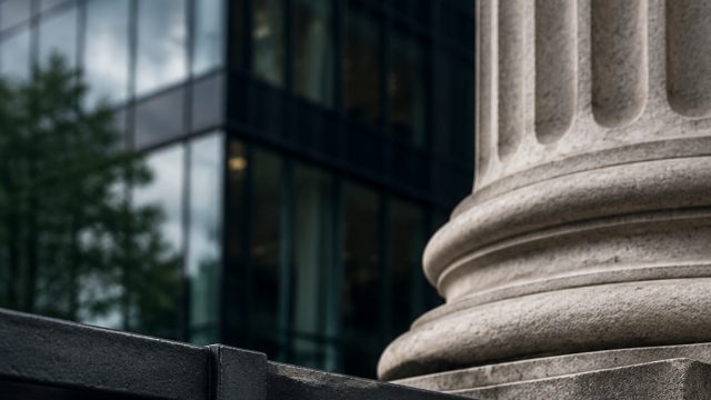 Apollo Limits Withdrawals from Major Private Credit Fund Amid Risks | data hk net, gilaslot1 terbaru